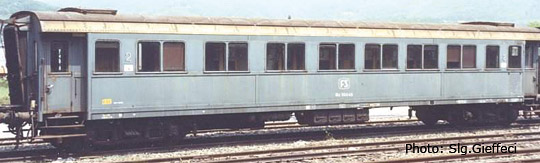 Passenger car 2nd class series 50000<br /><a href='images/pictures/Roco/45547.jpg' target='_blank'>Full size image</a>